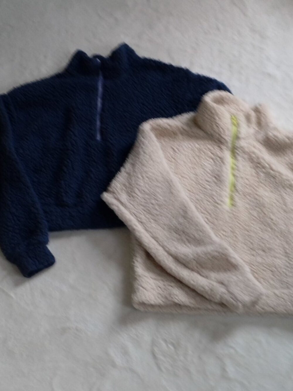 2 1/2 ZIP SWEATERS SIZE S